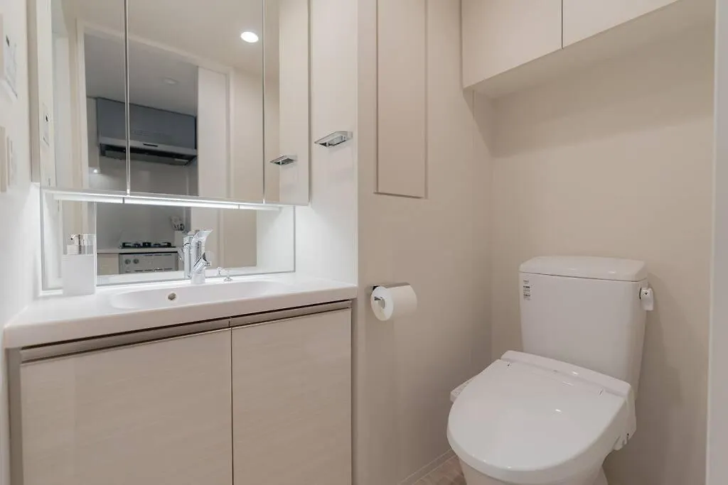 Unito Residence Higashishinjuku Tokyo