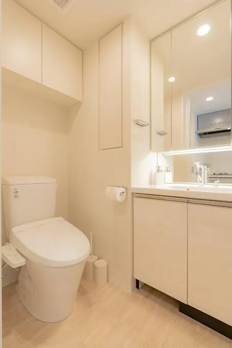 טוקיו Unito Residence Higashishinjuku 0*,  יפן